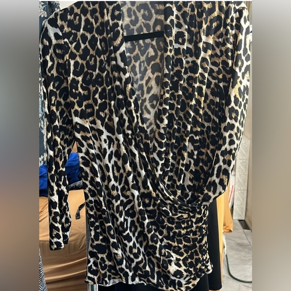 CHAUS - Picture 4 of 6